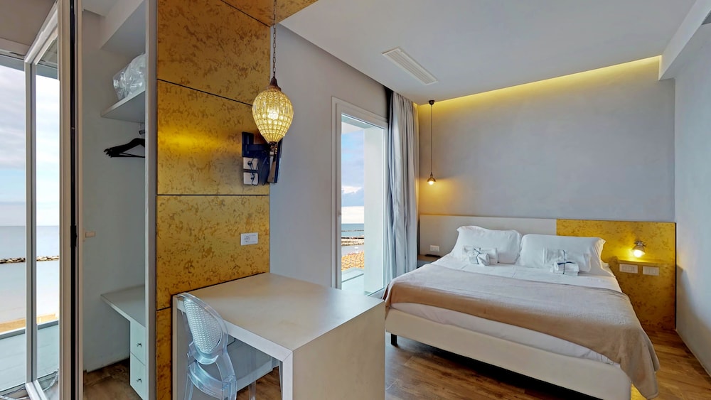 Bell Suite Hotel 14/35