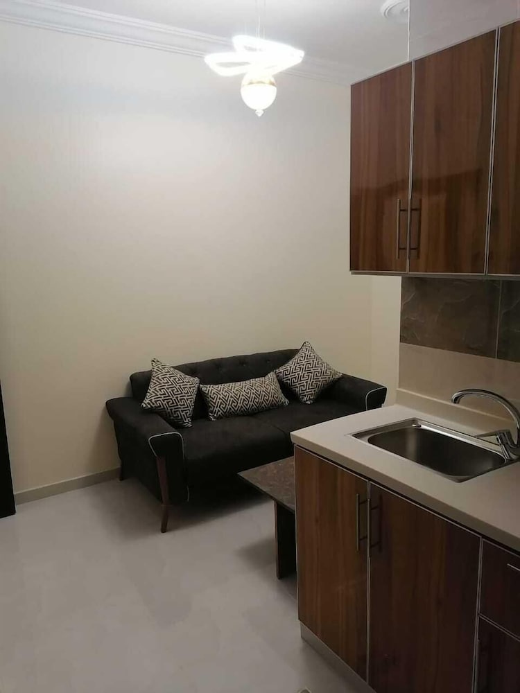 ايوان الاندلسية(Iwan AlAndalusia hotel suites Alrehab) 22/30