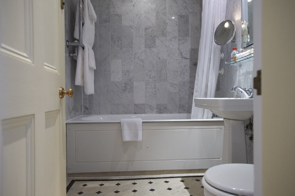 غرفة مفردة، Durrants Hotel 14/14