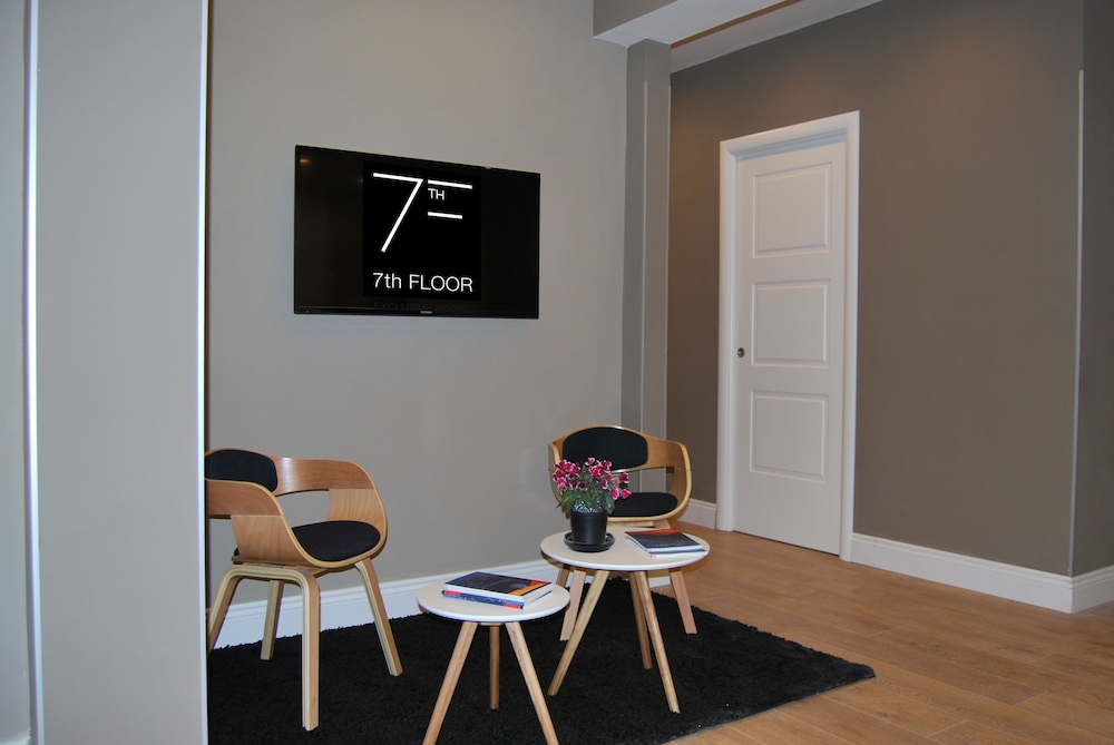 7th Floor Suite 33/50
