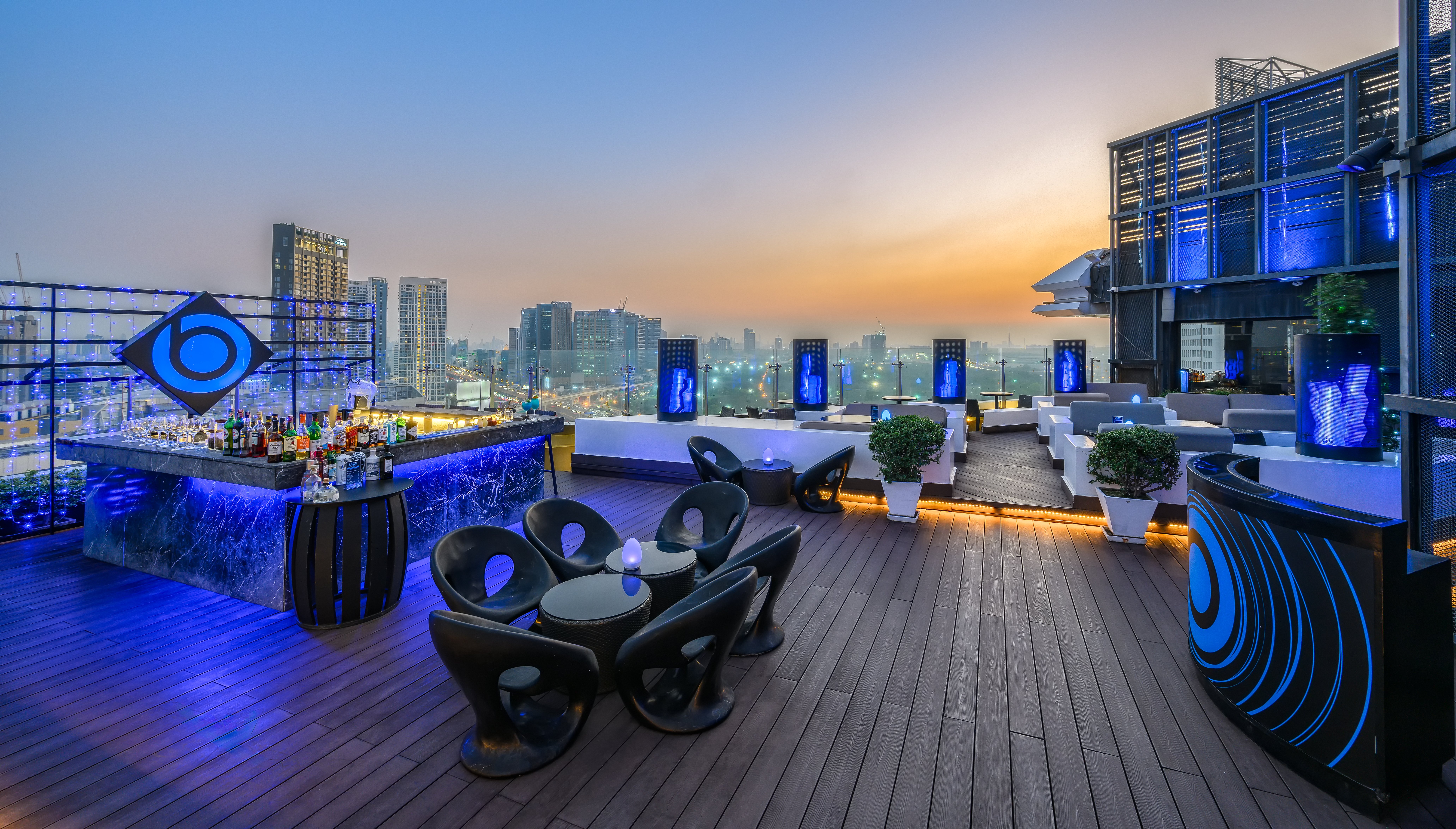 Centara Grand At Central Plaza Ladprao Bangkok 74/82