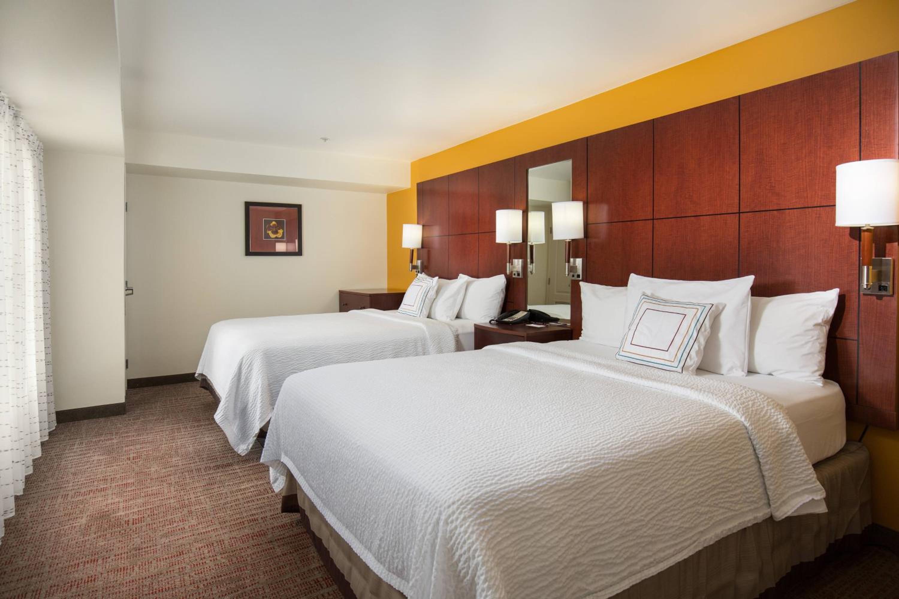 1 Bedroom, Suite, 2 Queen Beds, Sofa