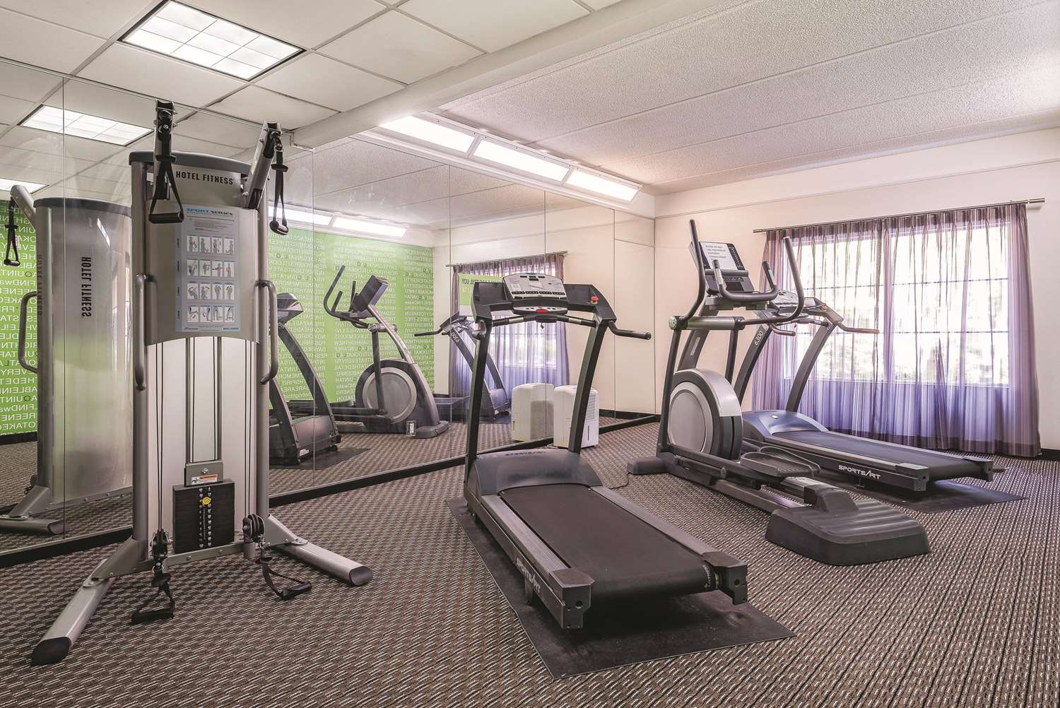 La Quinta Inn & Suites by Wyndham Univ Area Chapel Hill 52/67