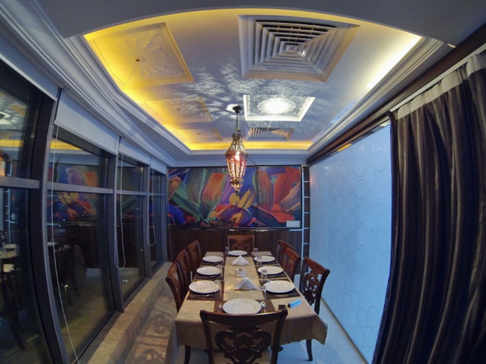 فندق كراون تاور(Crown Tower Hotel) 35/47