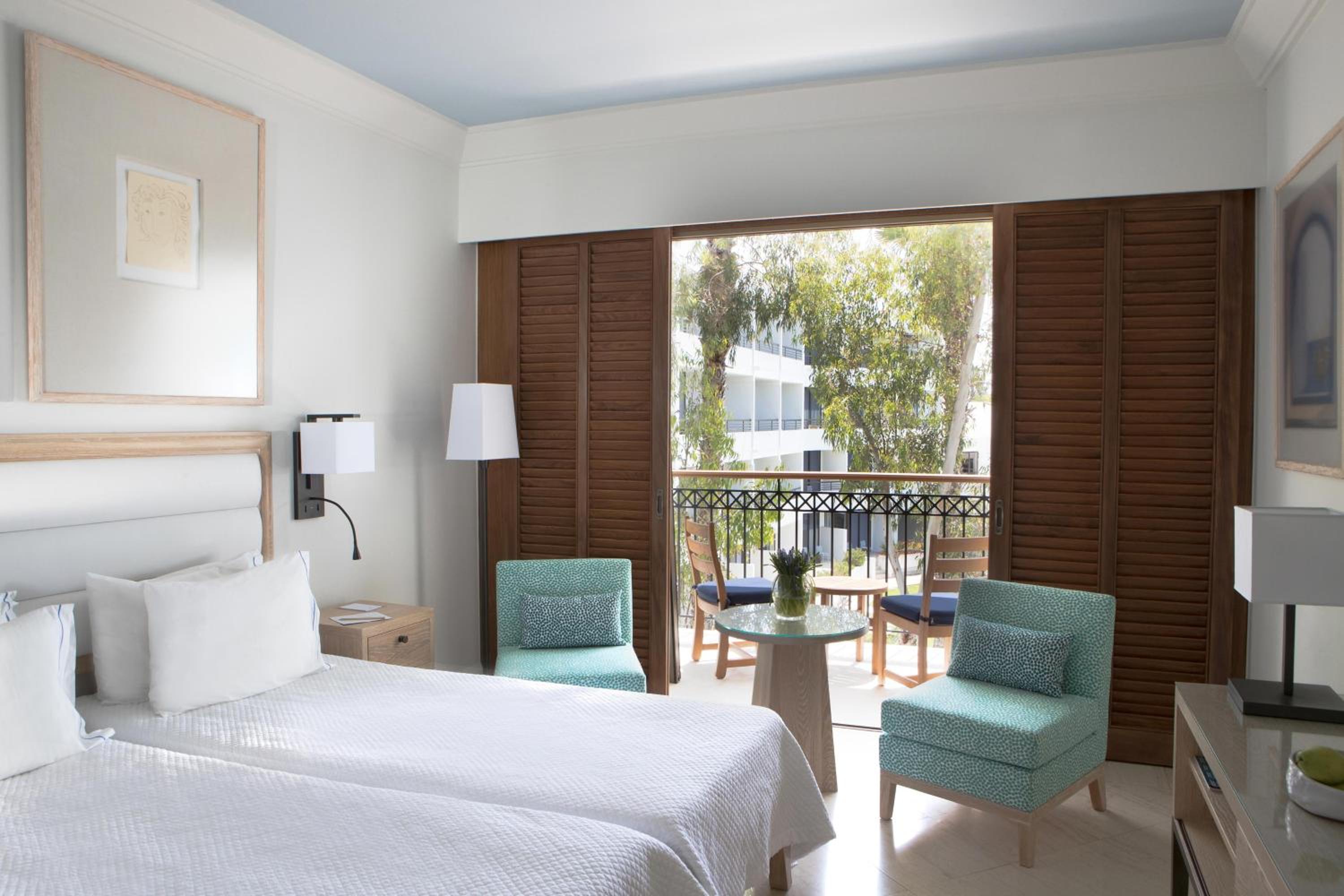 Connecting, 2 Queen Beds, Inland View