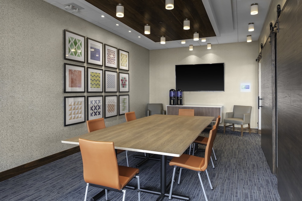 Holiday Inn Express Suites the Dalles 50/53
