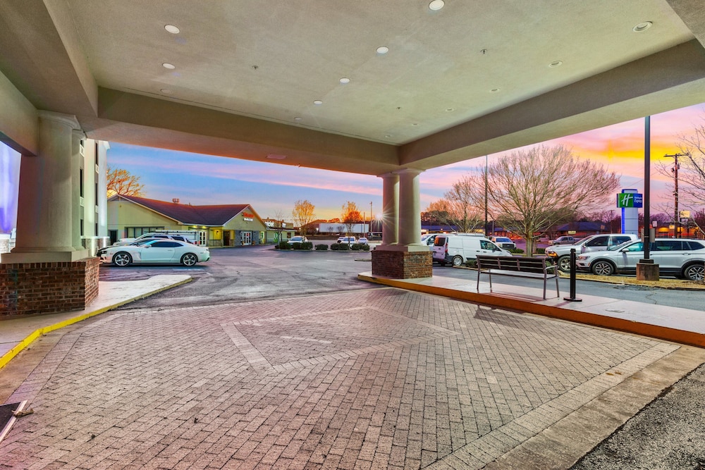 Holiday Inn Express New Albany 50/59