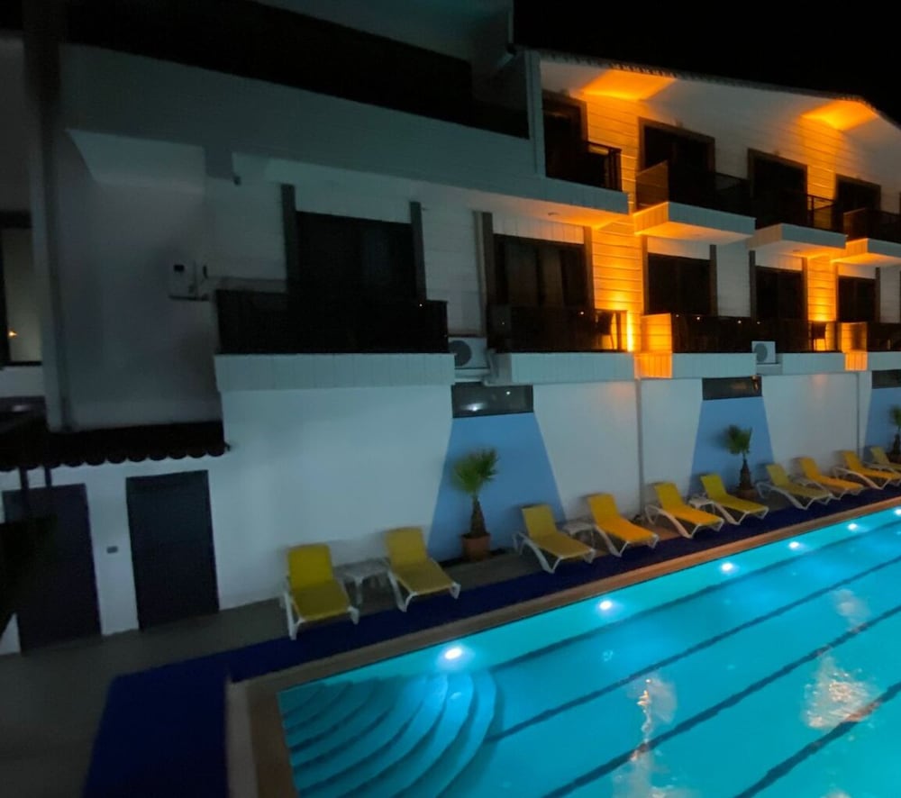 Atas Aqua Otel Avsa 11/51