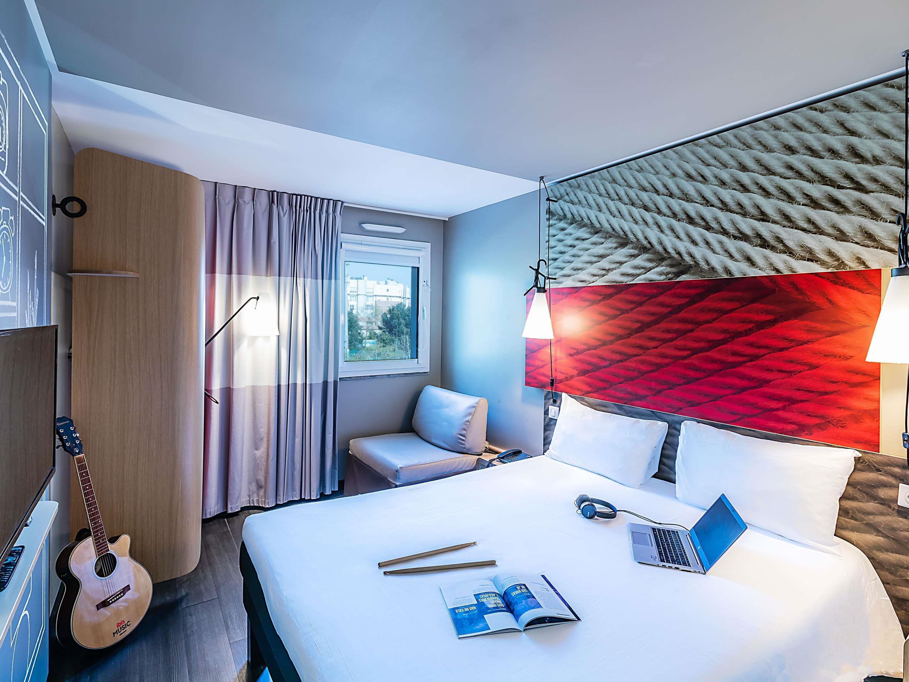 ROOM, DOUBLE BED, WITH EXTRA BED