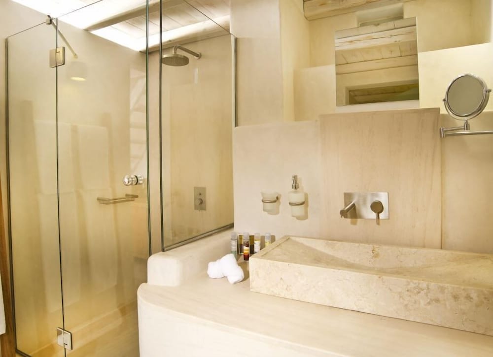 Allure Suites 26/30