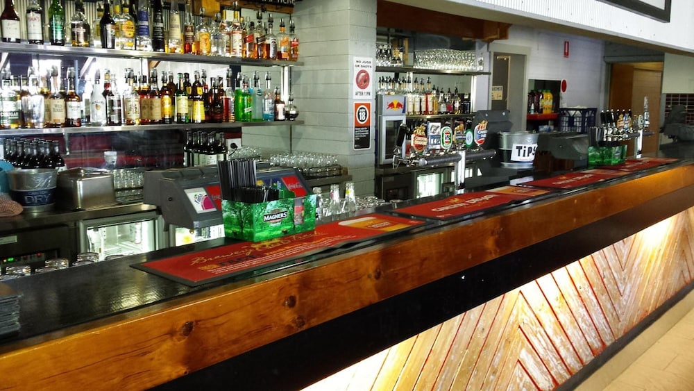 LAKE JINDABYNE HOTEL 45/75