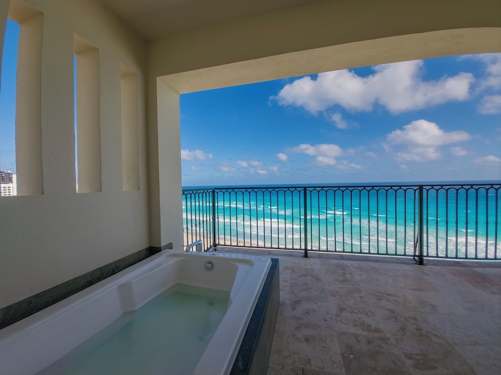 swimming pool spa