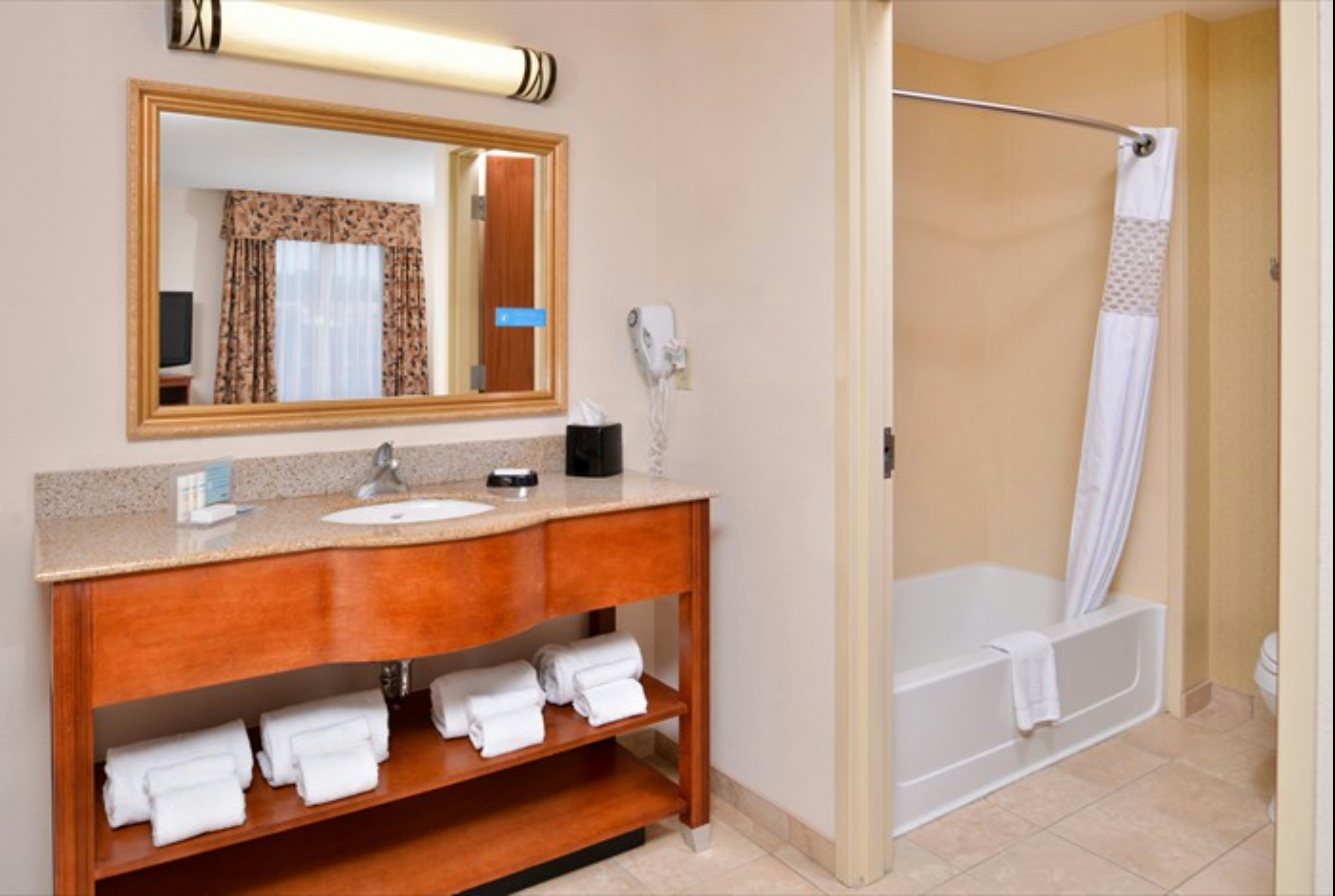 Hampton Inn Suites Richmond 49/50