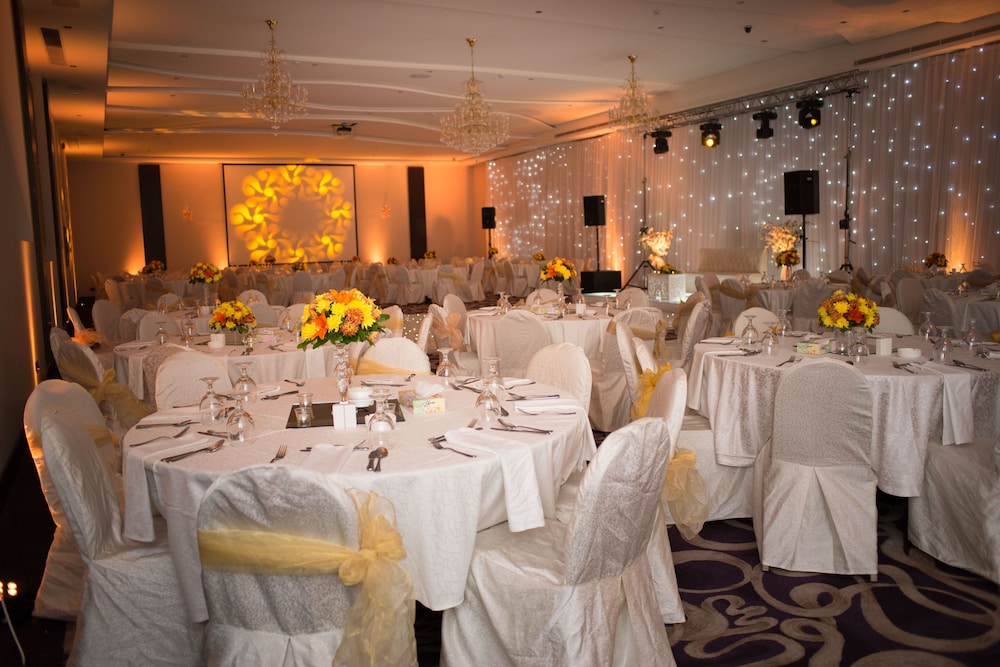 Century Park Hotel 33/38