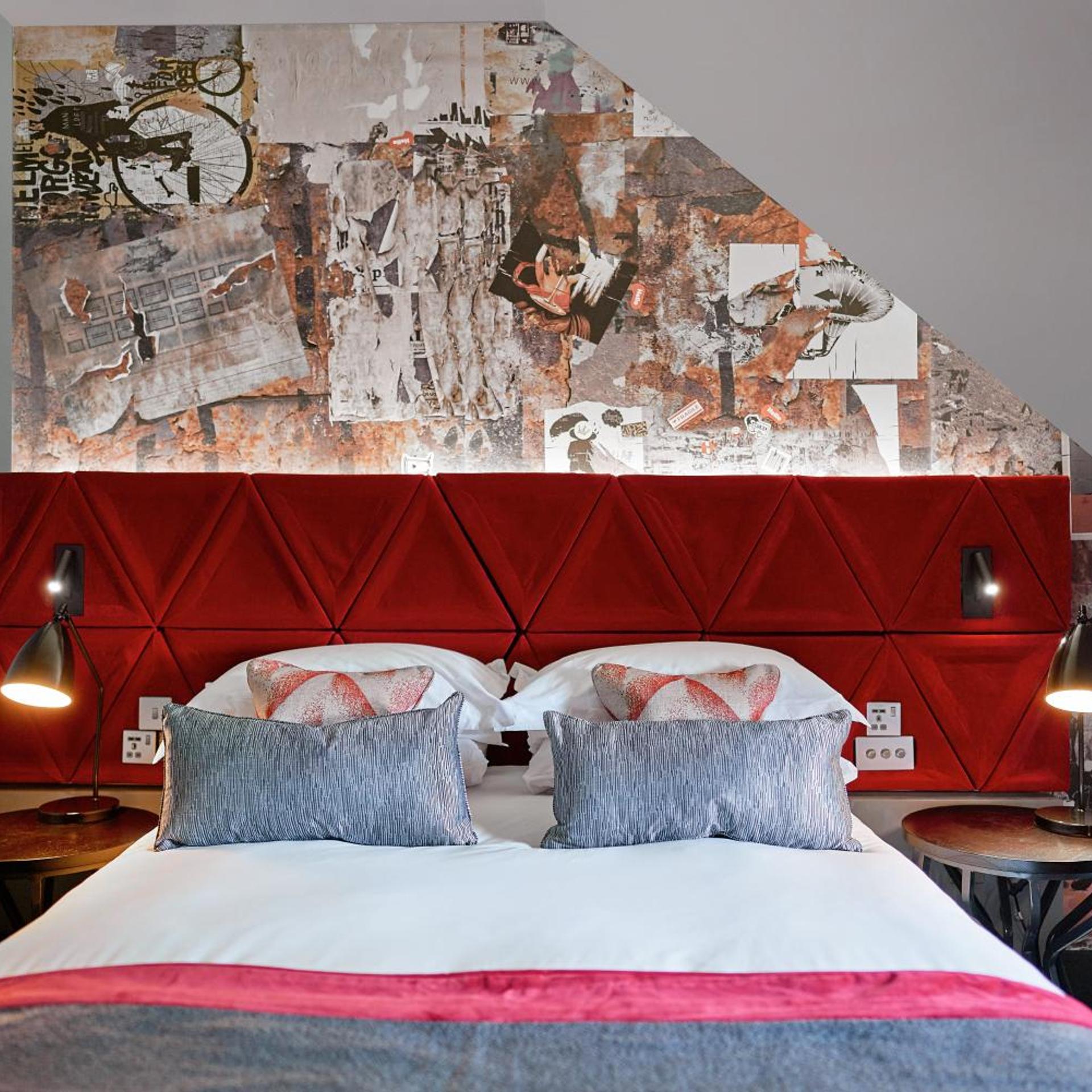 COZY, DOUBLE BED