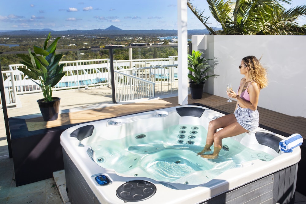 NOOSA BLUE RESORT 5/76