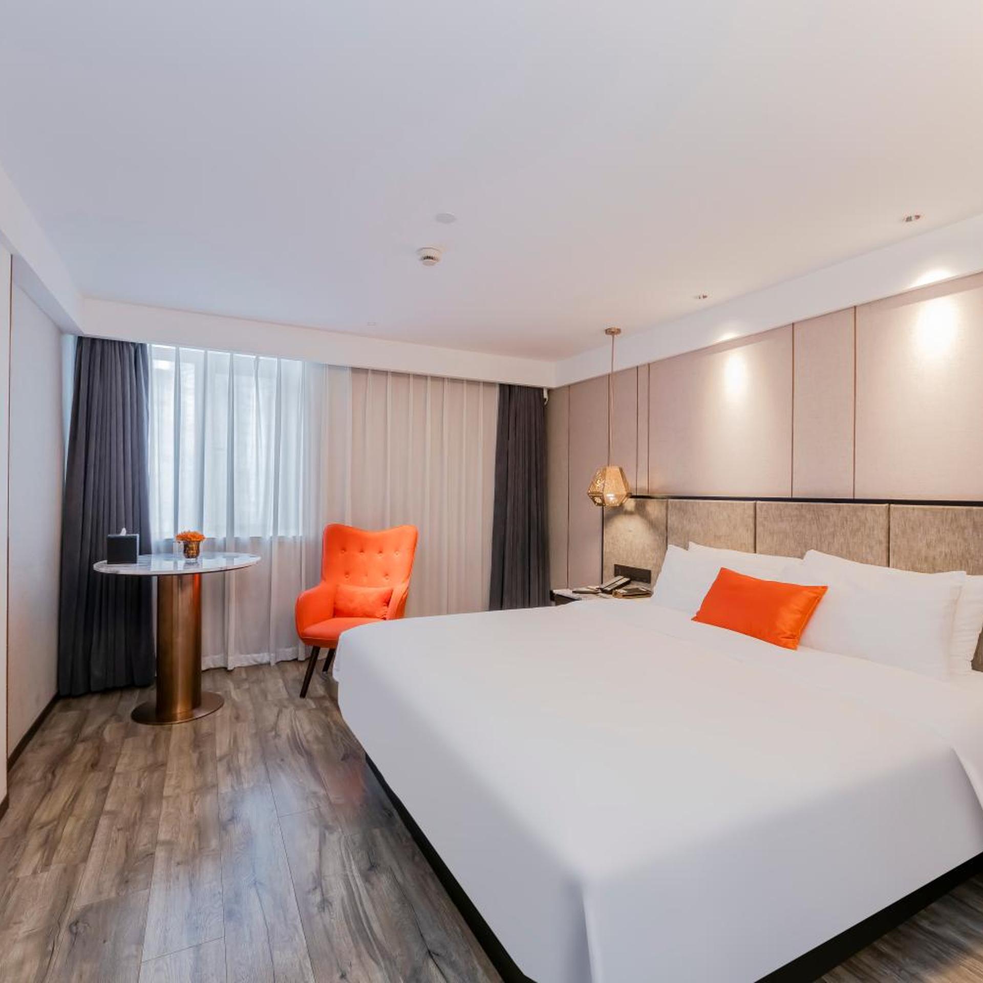 Yitel Premium (Shanghai people's Square Nanjing Road Pedestrian Street shop) 10/47