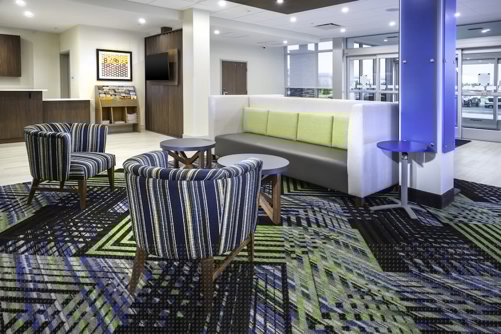 Holiday Inn Express & Suites Fort Myers Airport 21/54
