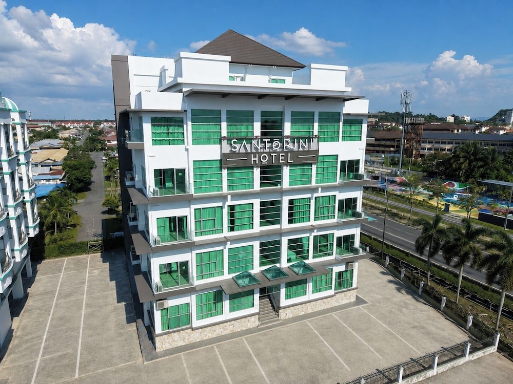 Mciti Suites 3/58