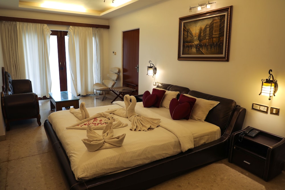 White Pearl Suites by Rosetum 28/62
