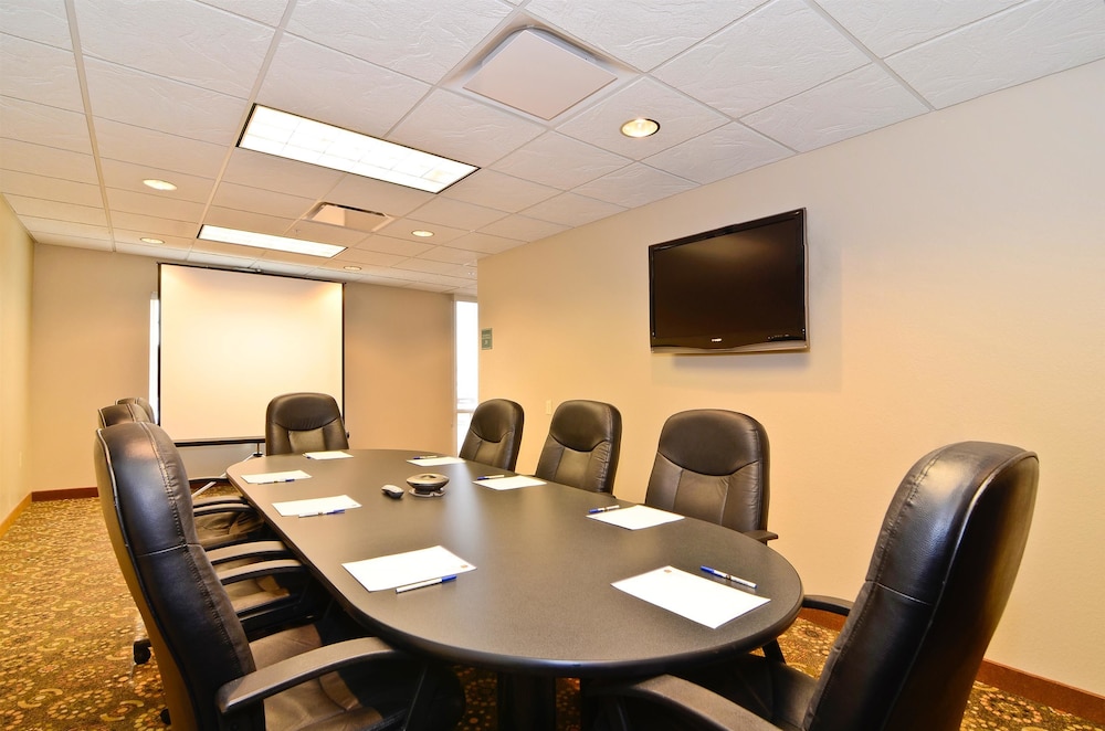 Best Western Plus Fossil Country Inn & Suites 30/32