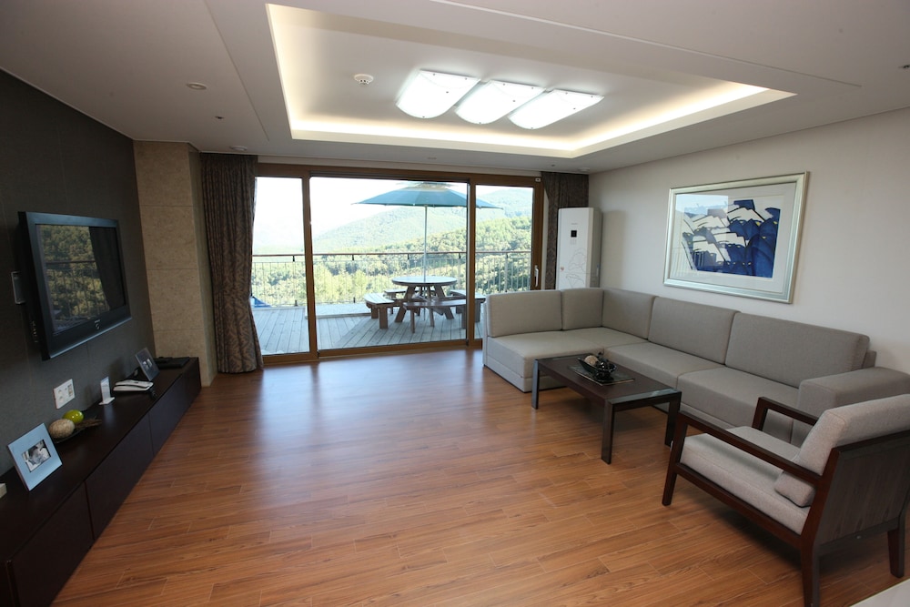 High1 Condominium 30/50
