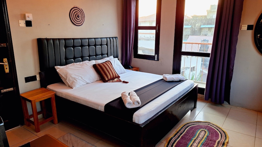 Rumaisa Hotel 7/33