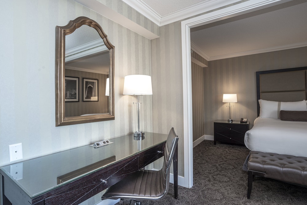Sandman Signature Edmonton Downtown Hotel 15/46