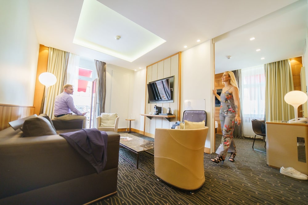 HOTEL ST GOTTHARD 62/84