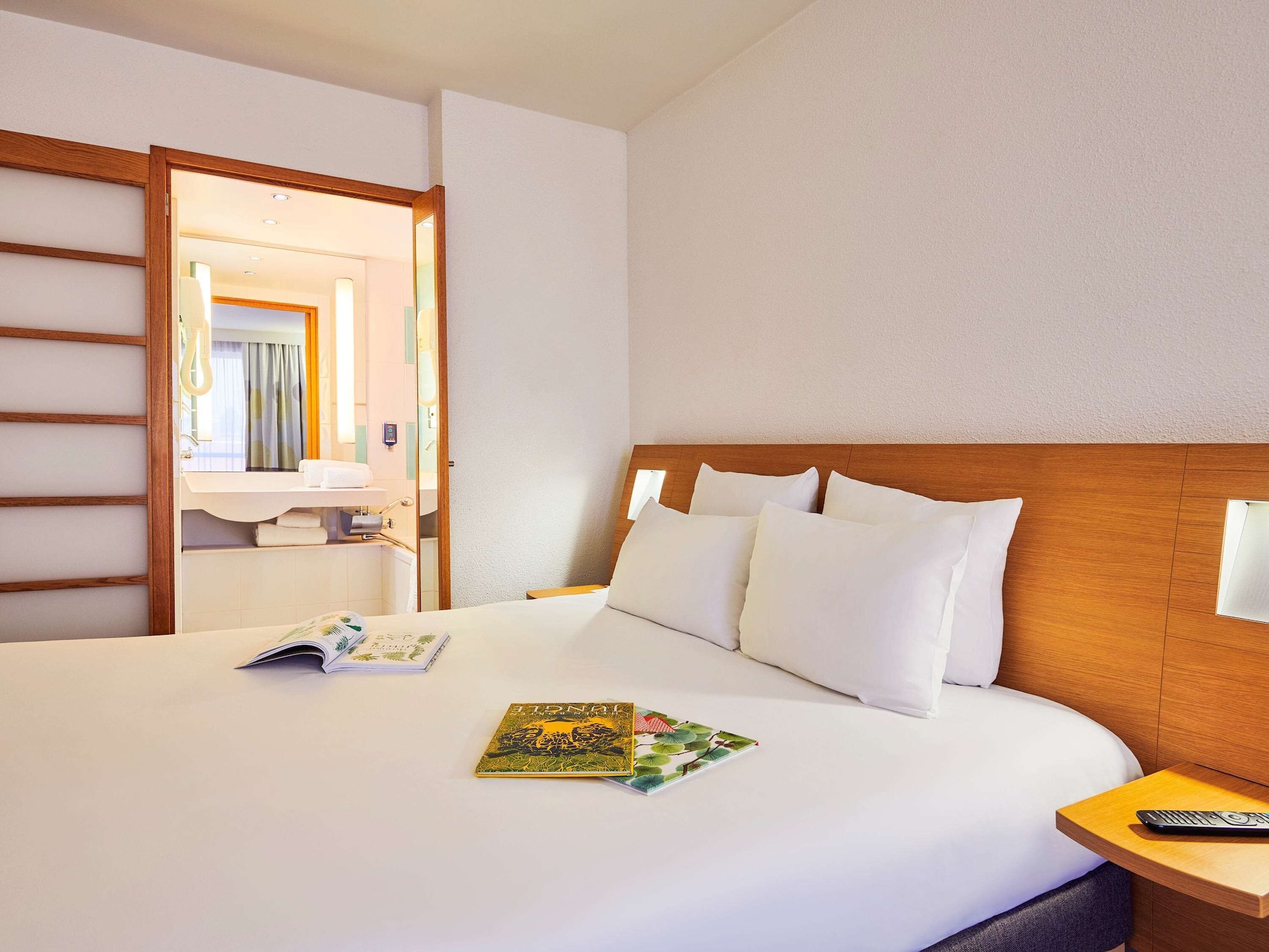 SUPERIOR, DOUBLE BED