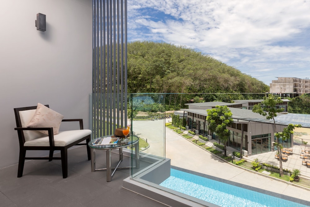 Patong Bay Hill Resort in PATONG BEACH