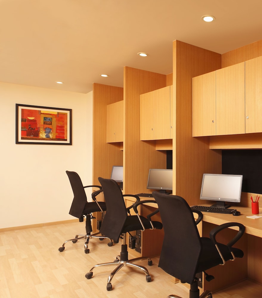 Lemon Tree Hotel, Delhi Airport 43/47