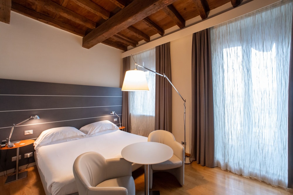 Hotel Annunziata 42/77