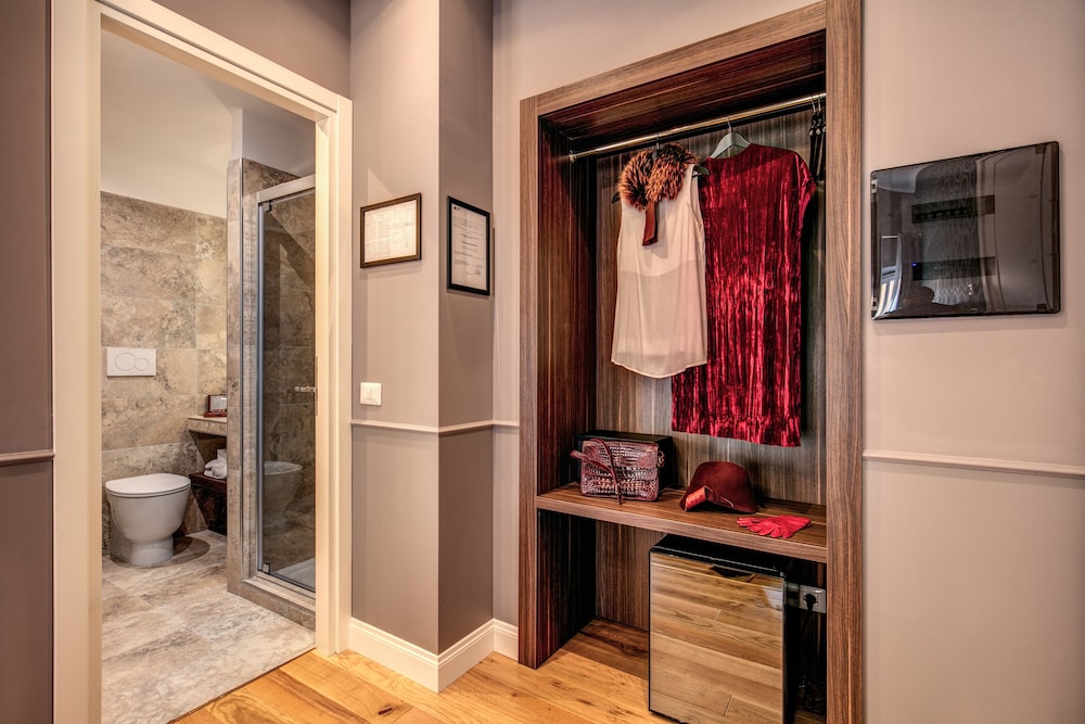Tree Charme Parliament Boutique Hotel 52/73