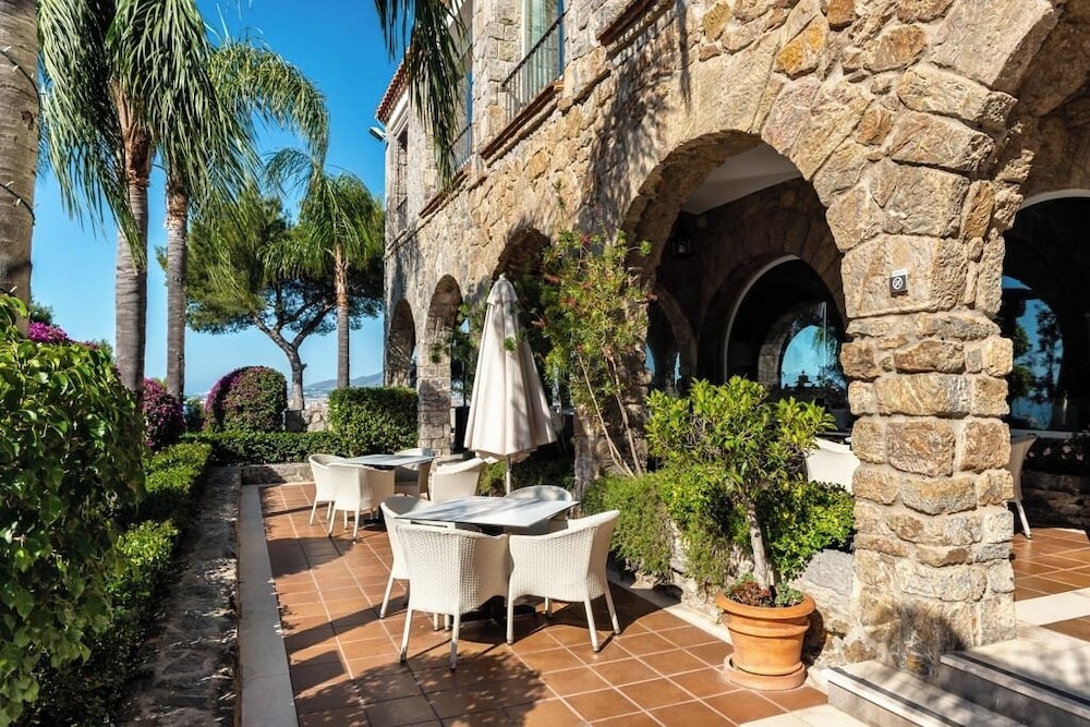 Parador de Malaga Gibralfaro Hotel 56/59