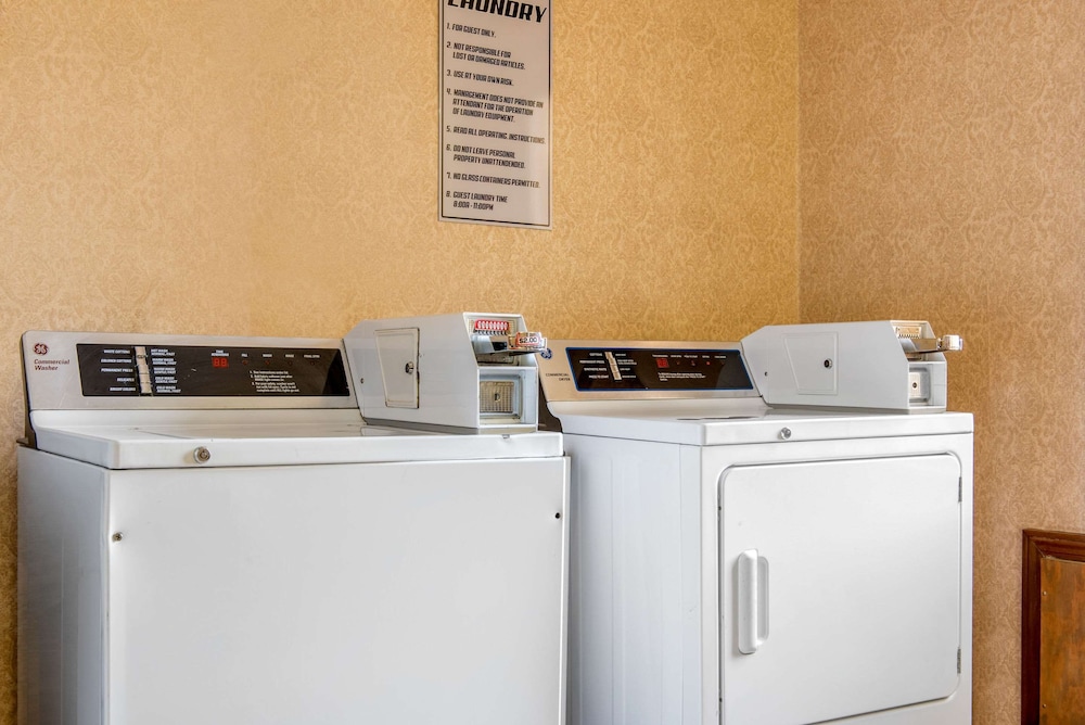 Quality Inn & Suites Bedford West IN 20/40