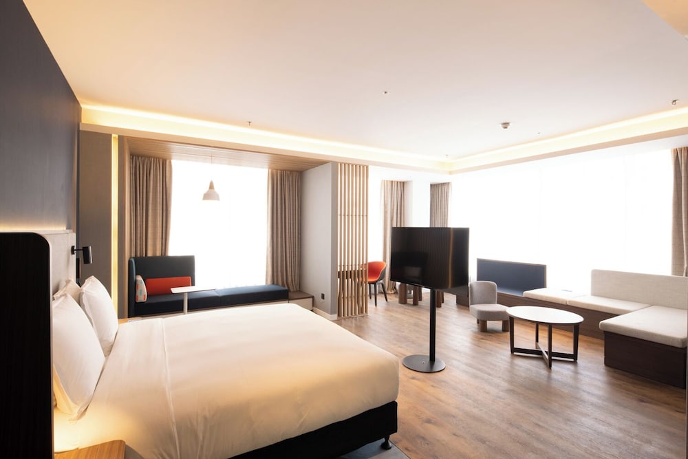 Holiday Inn Express Qingdao Jinshui 18/49