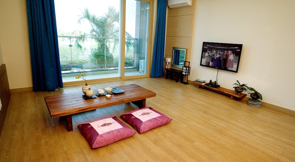 Areumdaun Resort 40/81