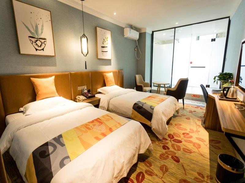 Shell Zhengzhou Zhongyuan Fota Hotel 2/19