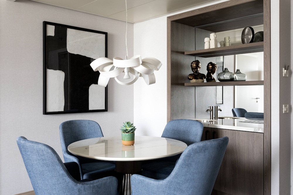 Marriott Paris Charles de Gaulle Airport Hotel 51/62