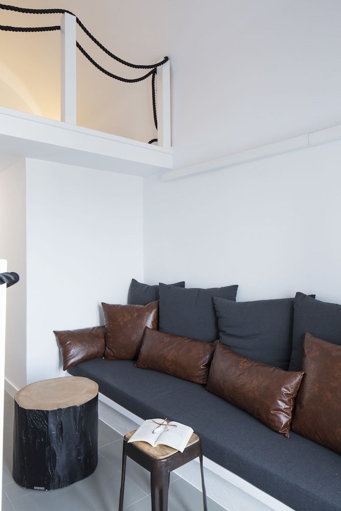 Loizos Apartments 33/50