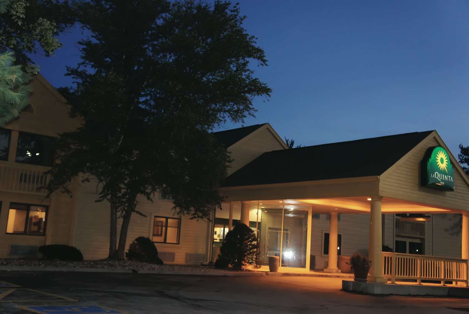 La Quinta Inn Omaha Southwest 2/23