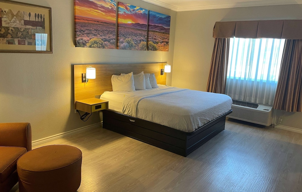 Days Inn by Wyndham Copperas Cove 27/53