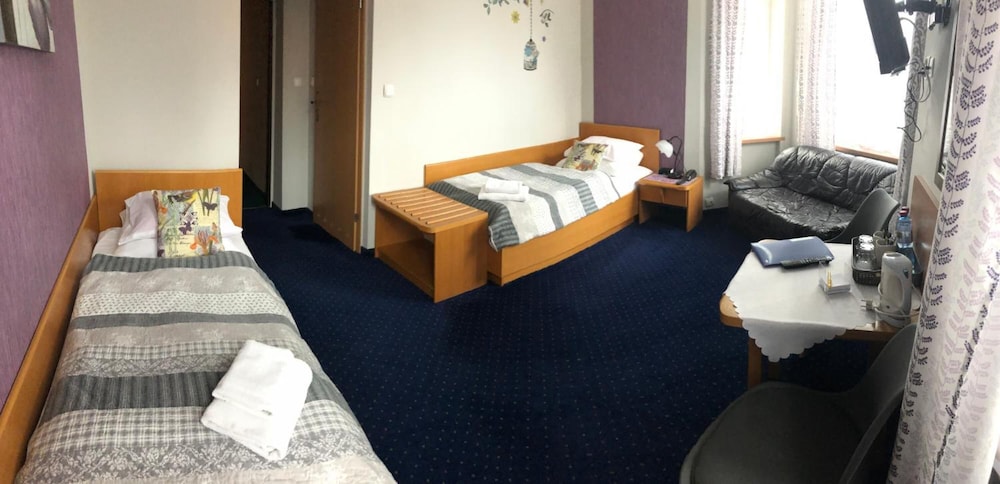 Hotel Bella 51/71