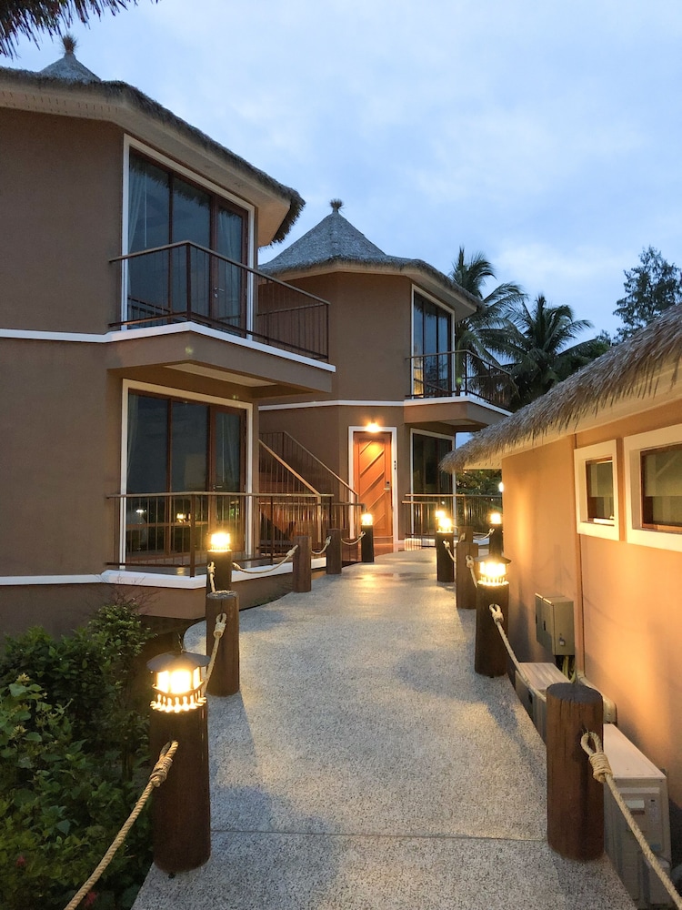 Seaman Resort 46/50