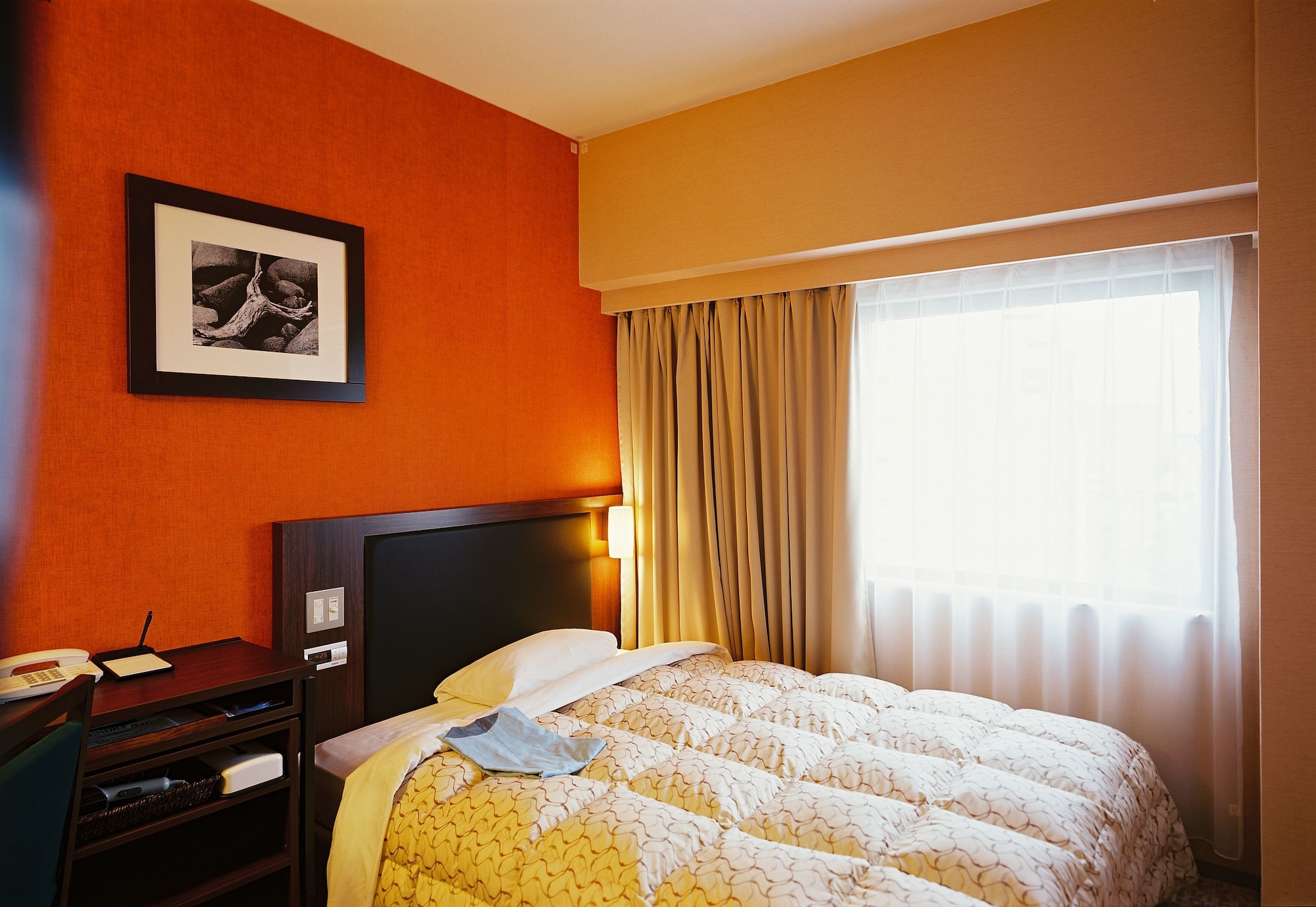 ROOM, DOUBLE BED
