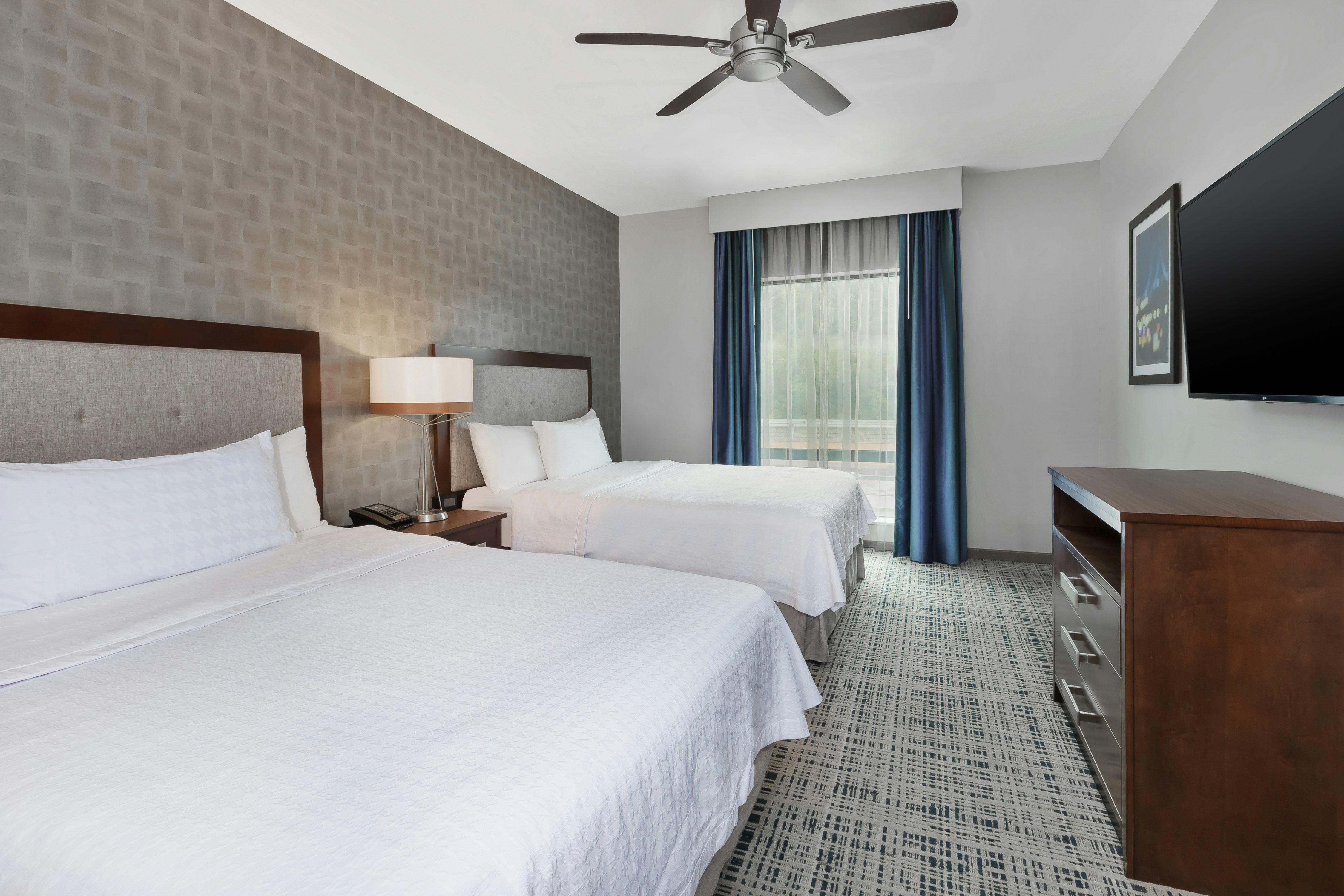 2 Bedrooms, Suite, 1 King or 2 Queen Beds