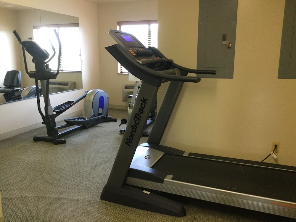 Super 8 by Wyndham Imlay City 21/27
