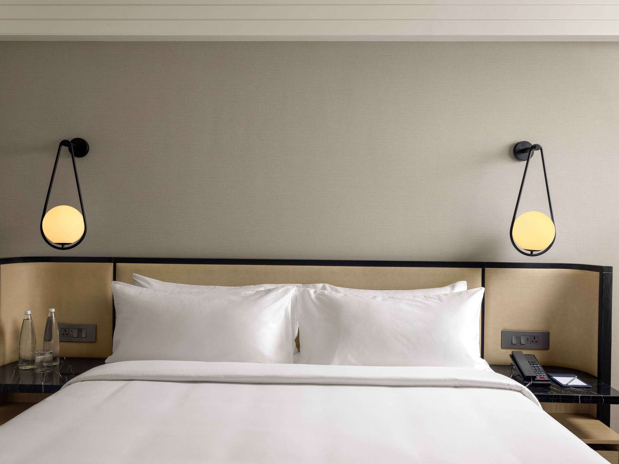 STUDIO, KING BED, KITCHENETTE