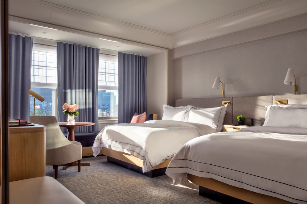 NEWBURY, 2 QUEEN BEDS